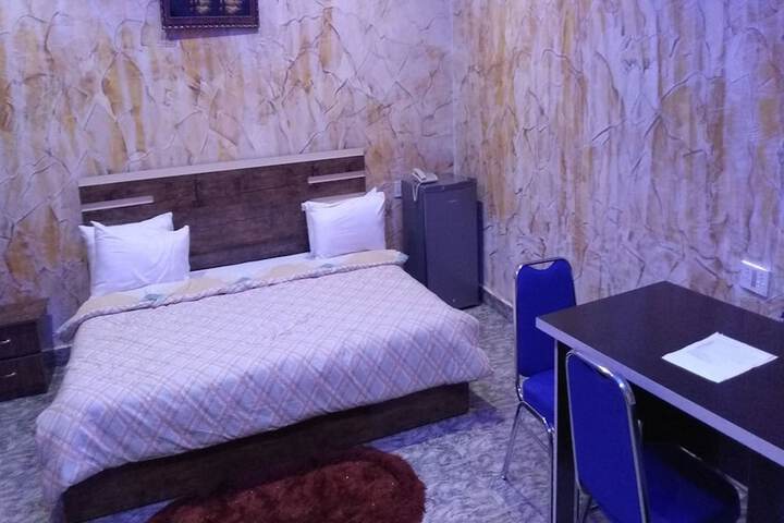 Room 14 of 63