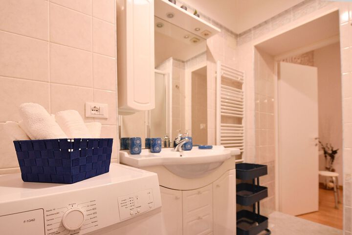 Room 4 of 42