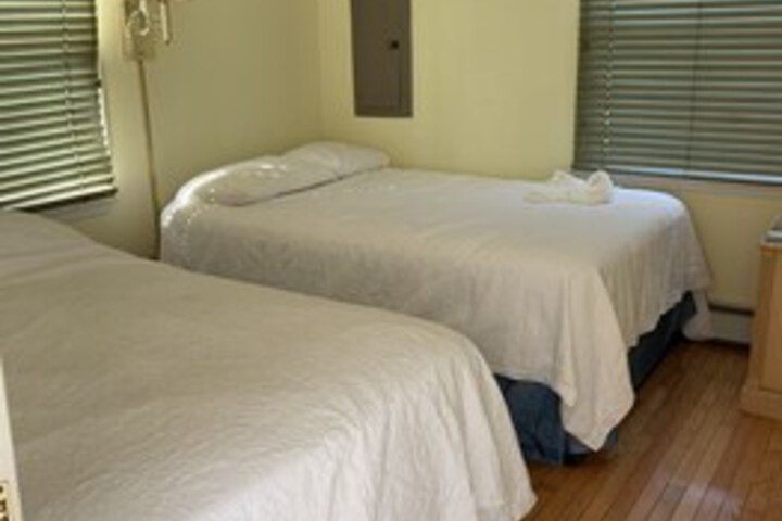 Room 49 of 204