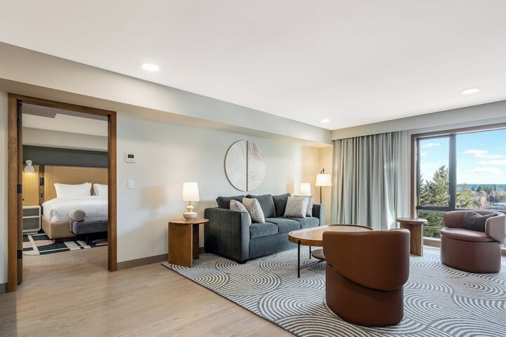 Room 4 of 36