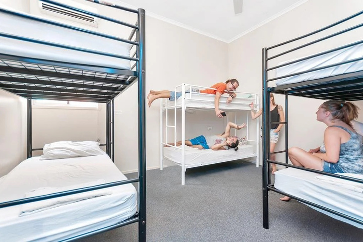 Room 4 of 11