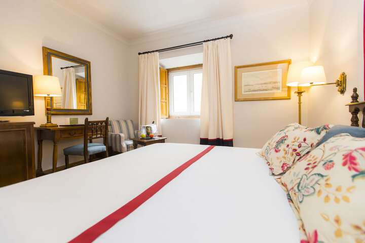 Room 8 of 37