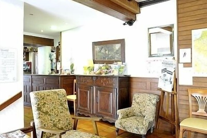 Entrance & Lobby