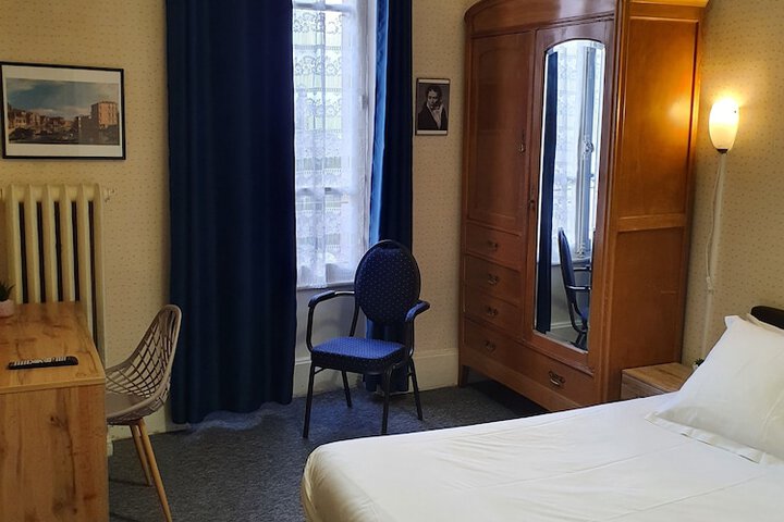 Room 7 of 52