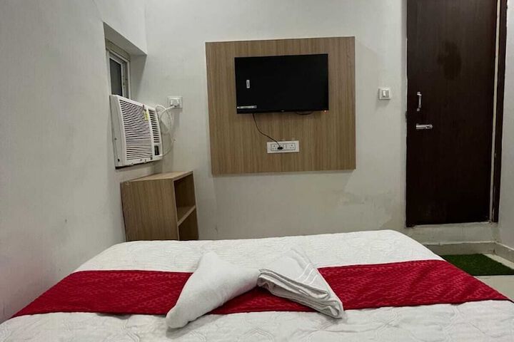 Room 4 of 34