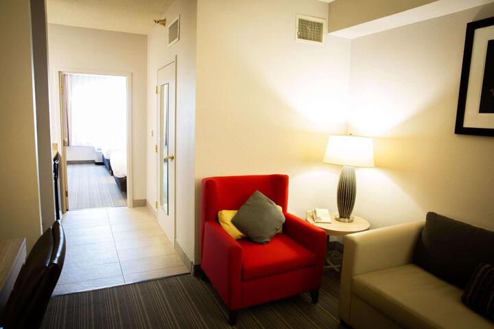 1 King Bed Suite (2 of 15)