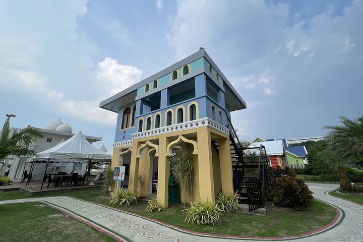 Hotel 163 of 182