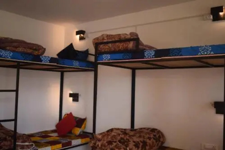 Room 5 of 12