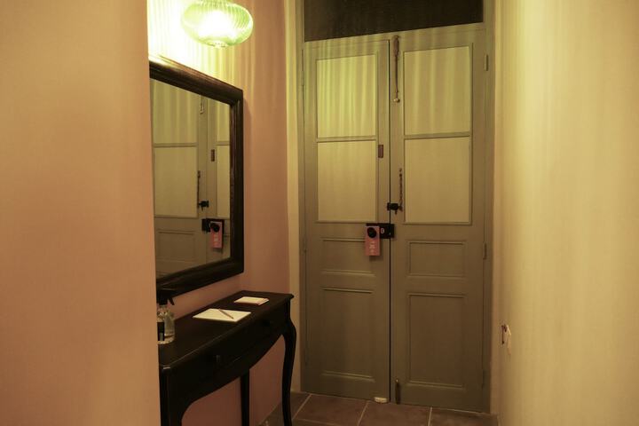 Room 14 of 97