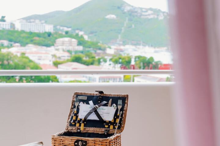 Breakfast/Coffee Service 56 of 74