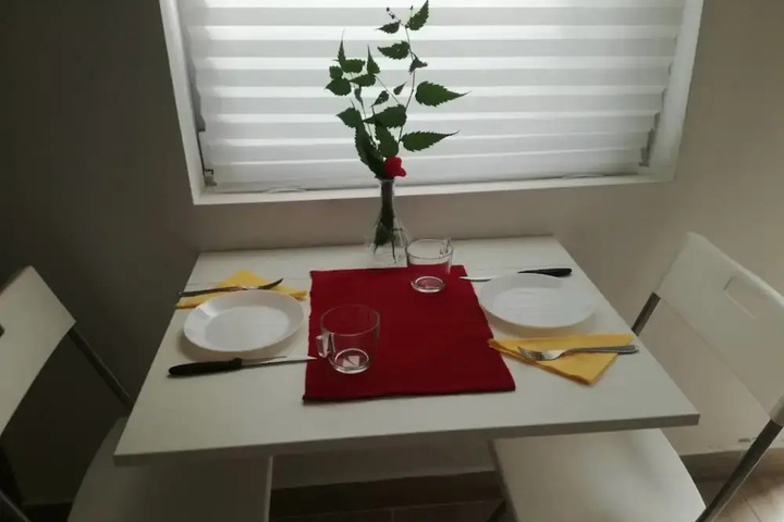 Dining 16 of 20