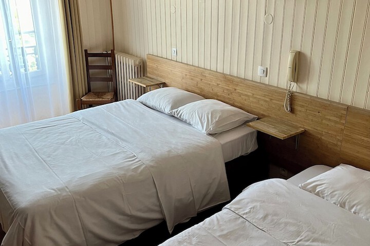 Room 12 of 30