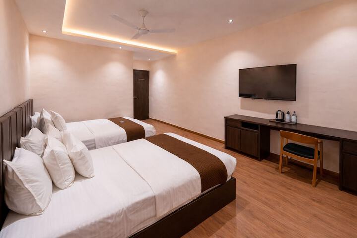 Room 13 of 25