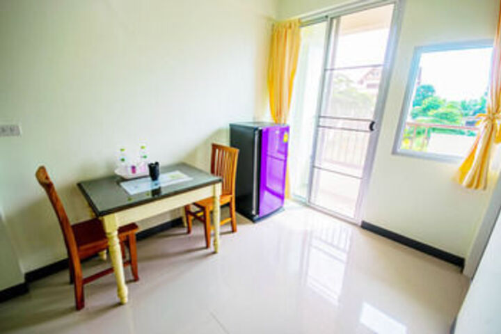 Room 8 of 48