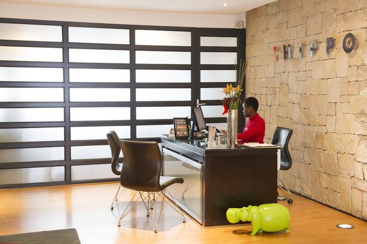 Concierge desk