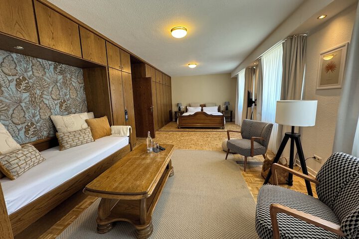Room 44 of 128
