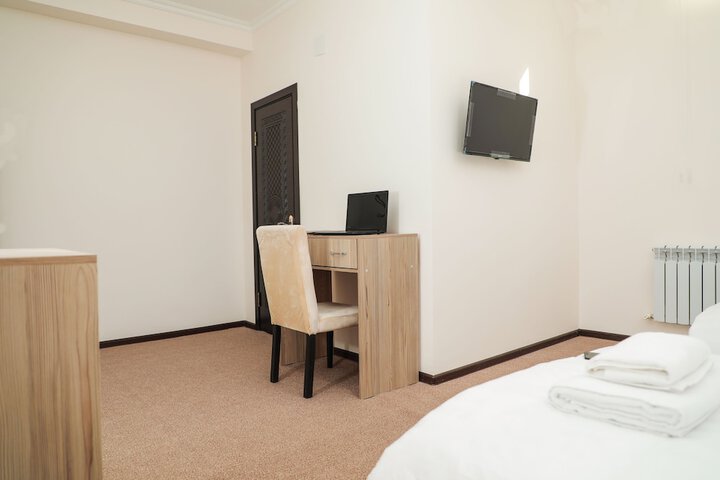 Room 11 of 51