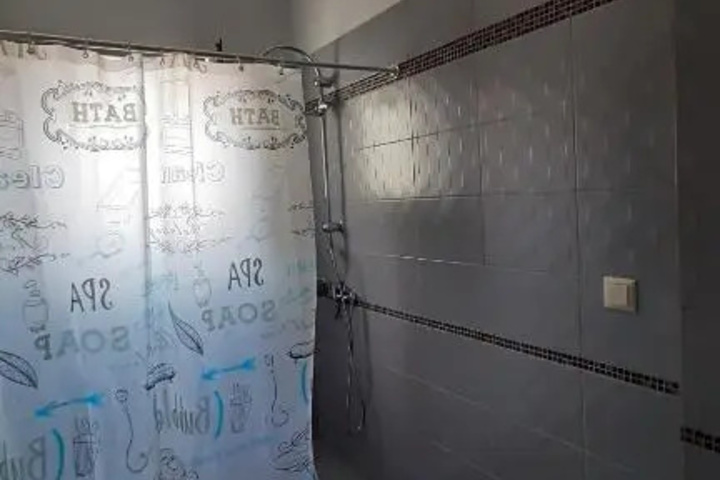 Room 8 of 12