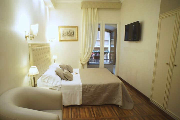 Room 15 of 25