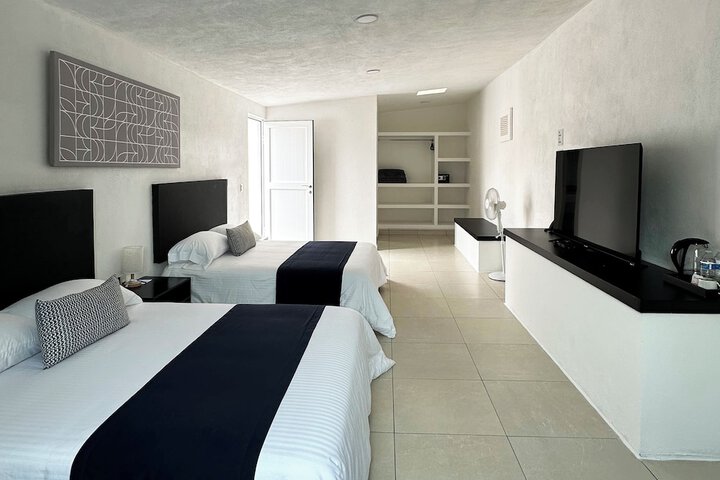 Room 11 of 20