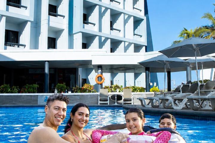Hotel with Pool