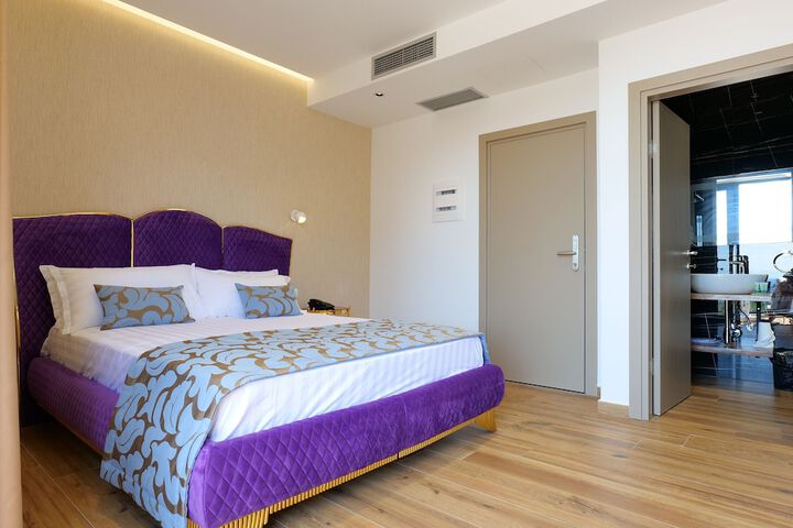 Room 29 of 74