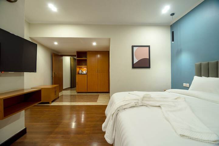 Room 16 of 24