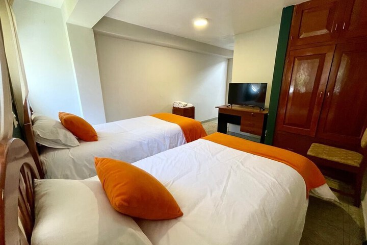 Room 5 of 13