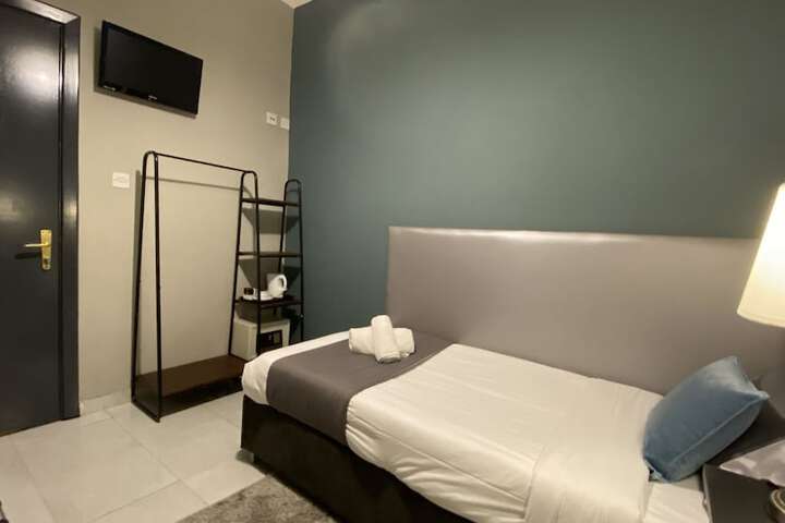 Room 34 of 87