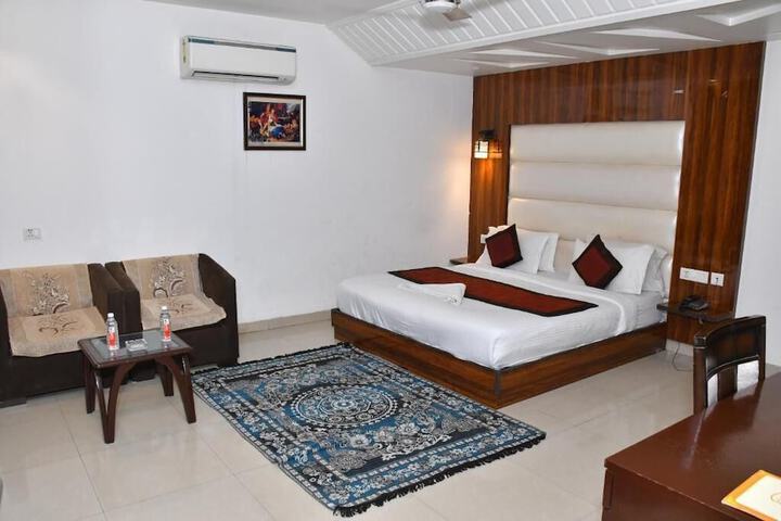 Room 8 of 21