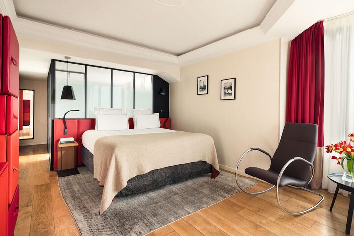 Room 10 of 86