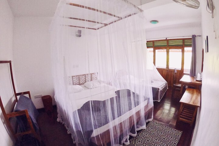 Room 4 of 37
