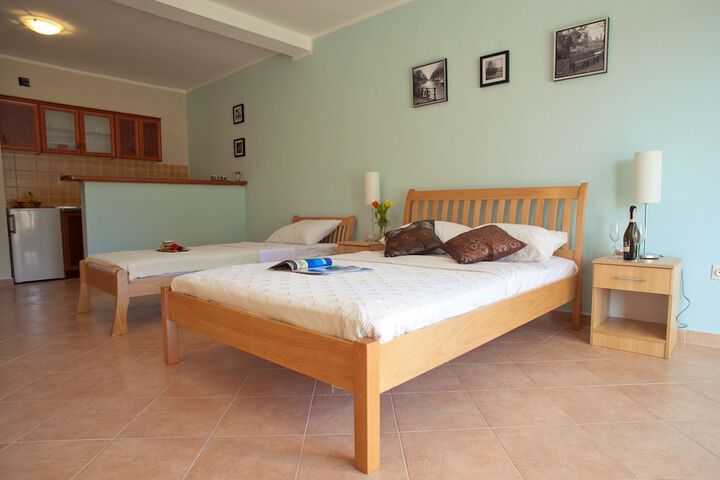 Room 3 of 49