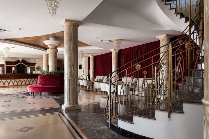 Hotel Lobby