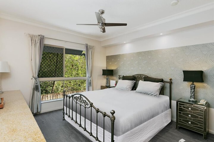 Room 4 of 40
