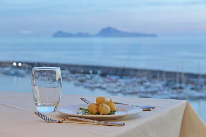 Dining 102 of 146