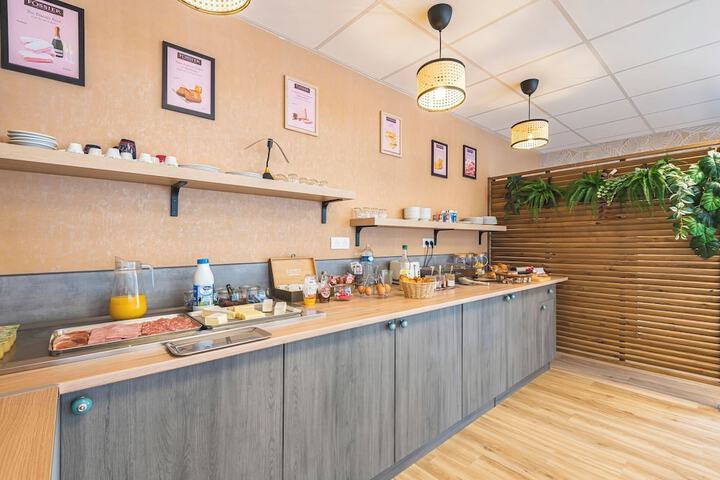 Breakfast area