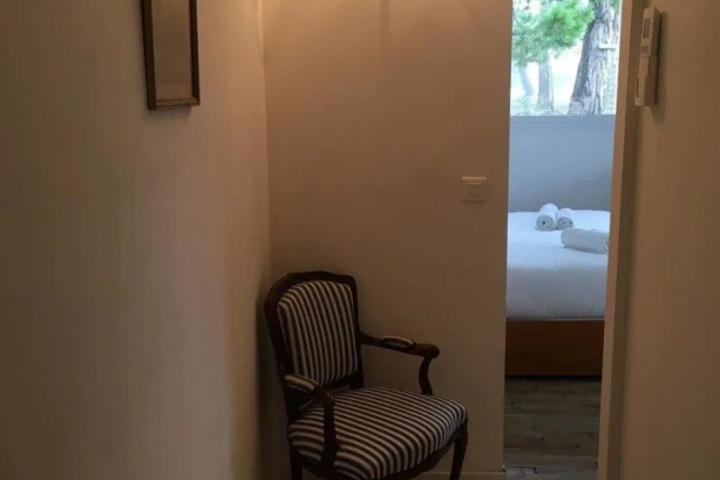 Room 17 of 30