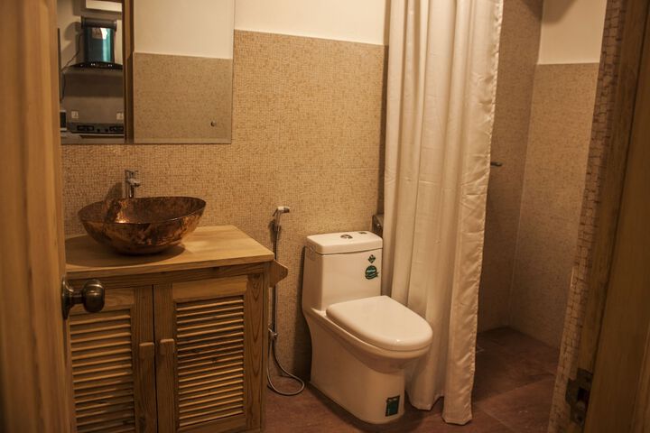 Room 27 of 49