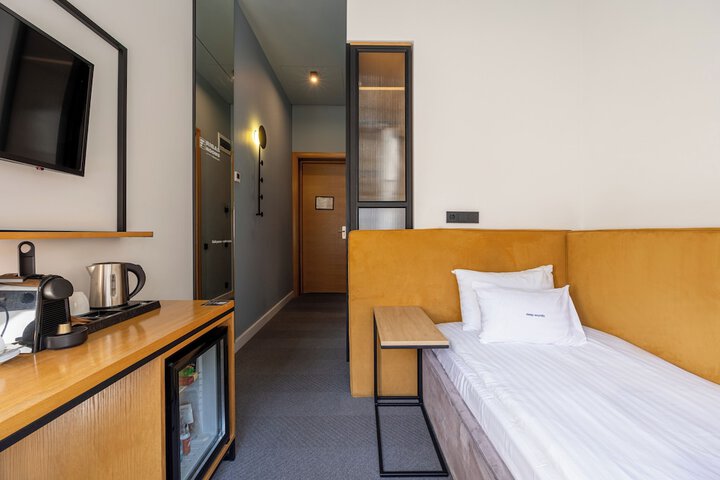 Room 9 of 62