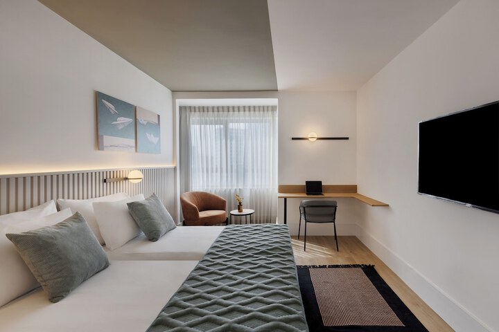 Room 31 of 100