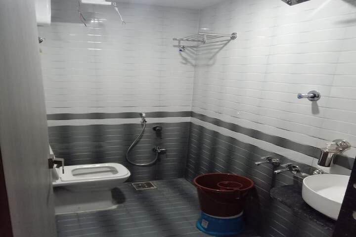 Room 11 of 13