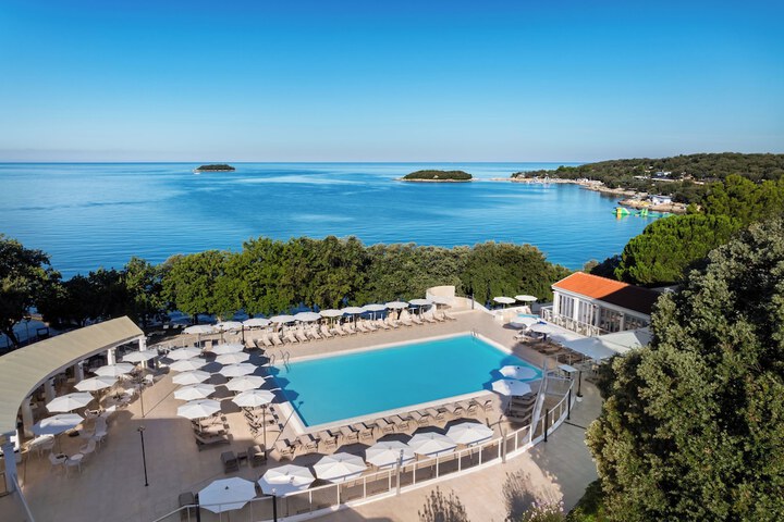 Pool Hotel
