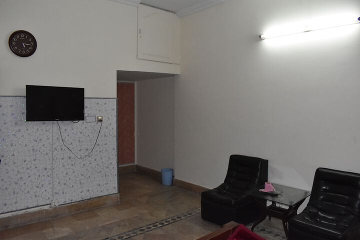 Room 17 of 30