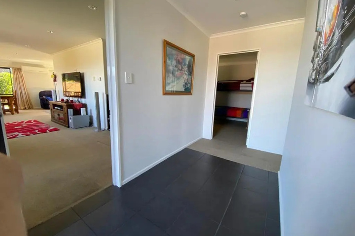 Room 2 of 4
