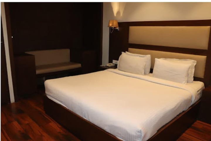 Room 3 of 6
