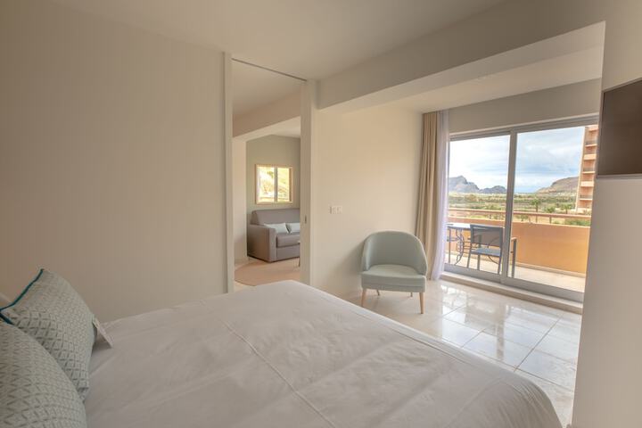 Room 8 of 115