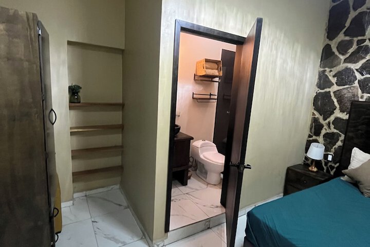 Room 11 of 27