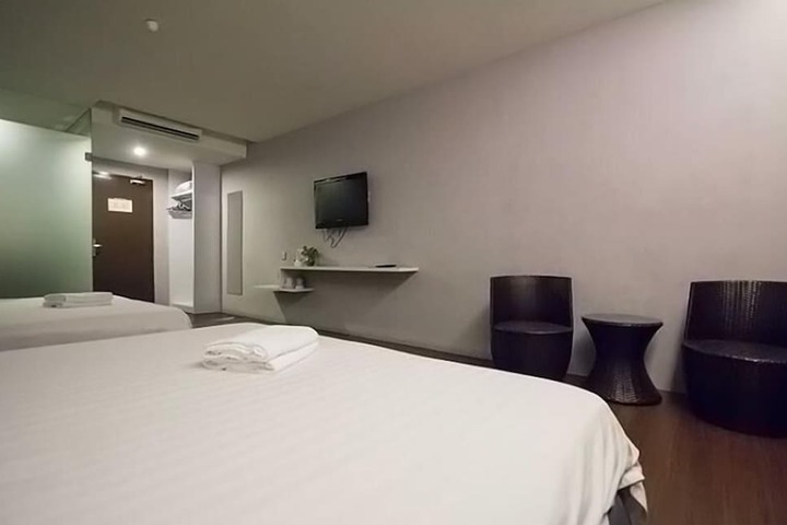 Room 17 of 31