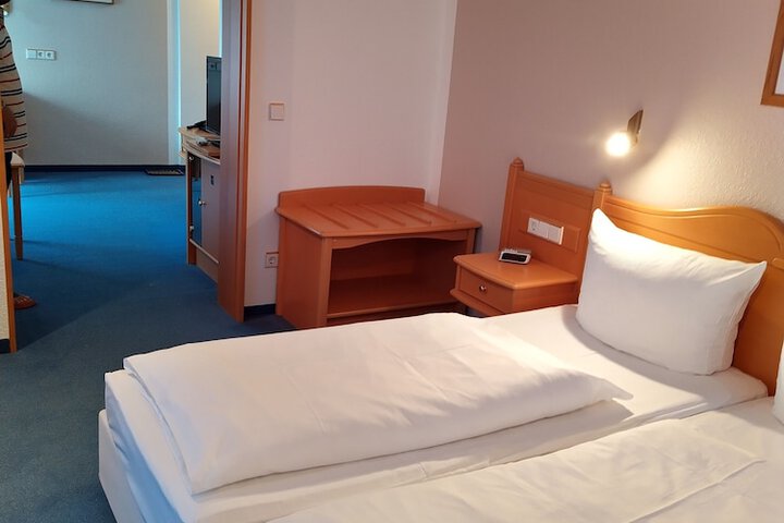 Room 7 of 71